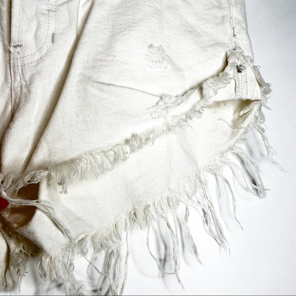 We The Free | Slashed & Relaxed Distressed Jean Shorts - Picture 4 of 9